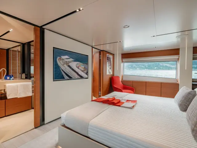 DIANA II | Custom Line Navetta 33 — 33 / 61