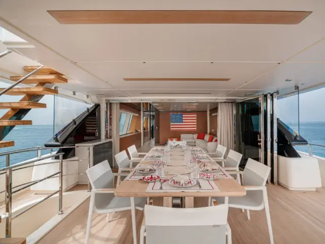 DIANA II | Custom Line Navetta 33 — 50 / 61