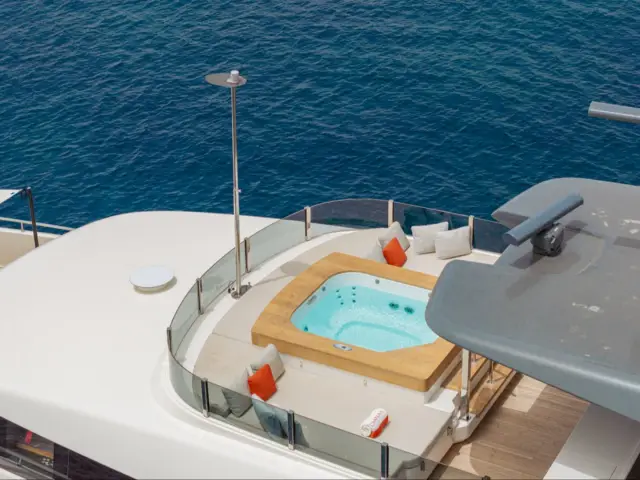 DIANA II | Custom Line Navetta 33 — 7 / 61