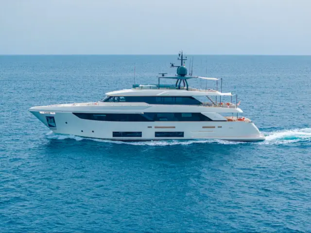 DIANA II | Custom Line Navetta 33 — 9 / 61