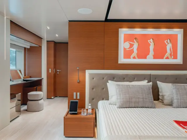 DIANA II | Custom Line Navetta 33 — 30 / 61