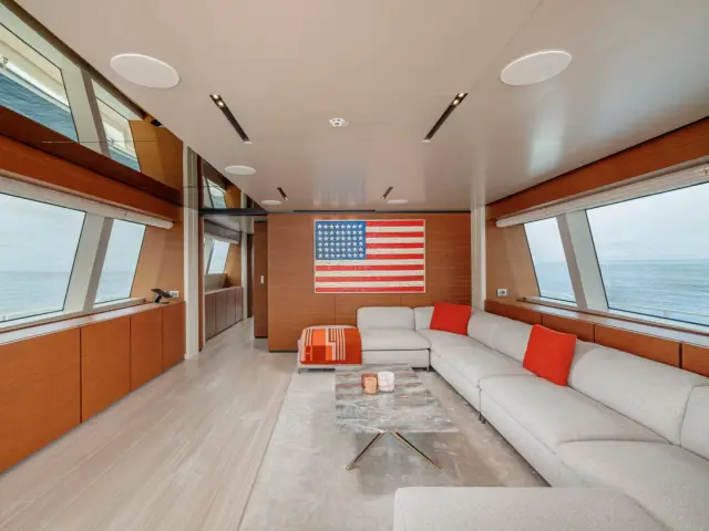 DIANA II | Custom Line Navetta 33 — 52 / 61