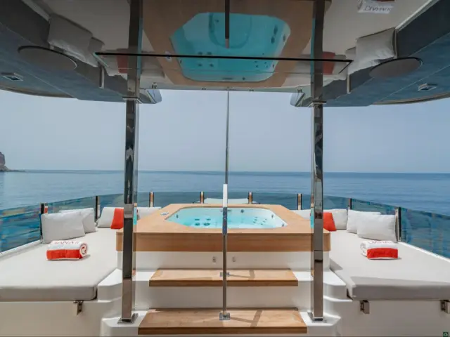 DIANA II | Custom Line Navetta 33 — 57 / 61