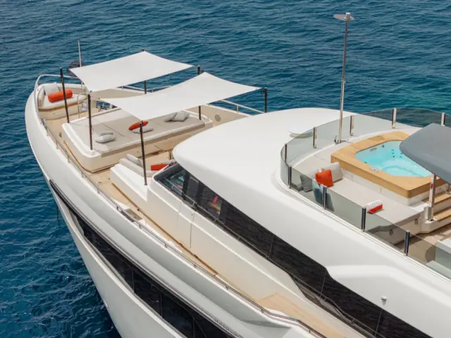 DIANA II | Custom Line Navetta 33 — 5 / 61