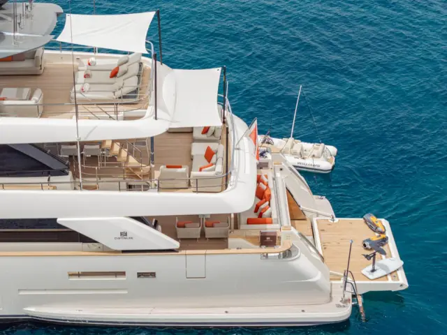 DIANA II | Custom Line Navetta 33 — 6 / 61