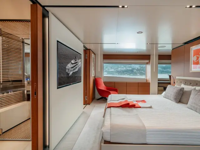 DIANA II | Custom Line Navetta 33 — 32 / 61