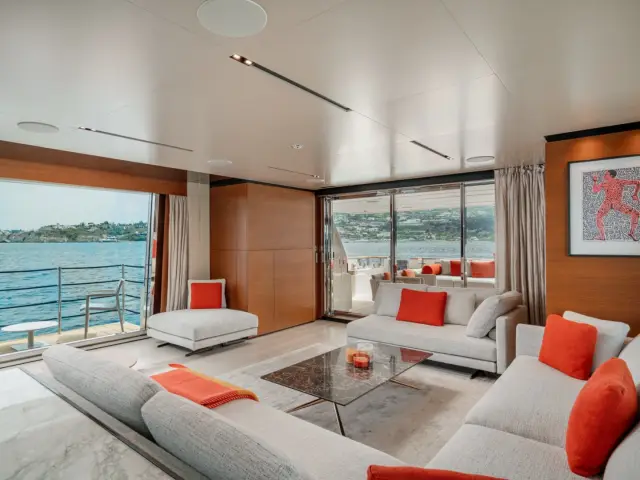 DIANA II | Custom Line Navetta 33 — 17 / 61
