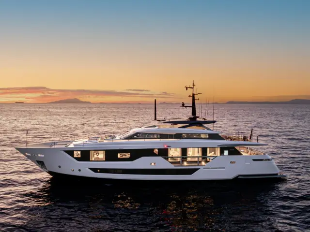 MARICAN FOREVER | Custom Line 106' — 21 / 69