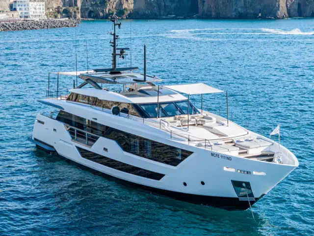 MARICAN FOREVER | Custom Line 106' — 5 / 69