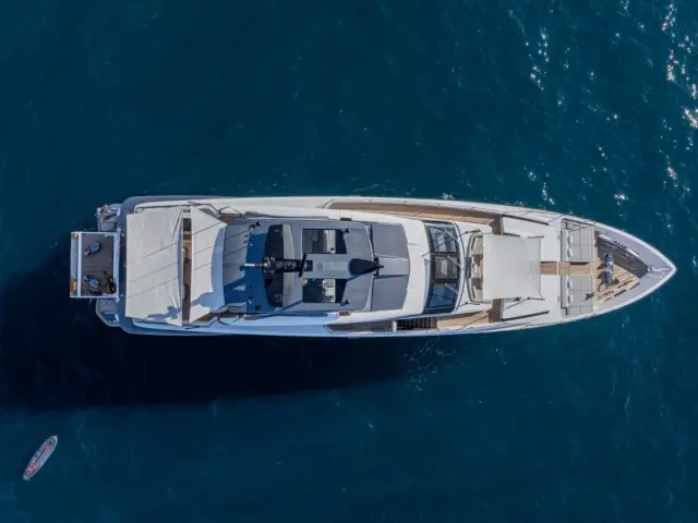 MARICAN FOREVER | Custom Line 106' — 18 / 69