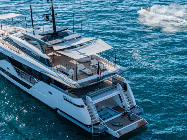 MARICAN FOREVER | Custom Line 106' — 16 / 69