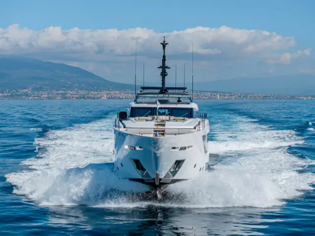 MARICAN FOREVER | Custom Line 106' — 9 / 69
