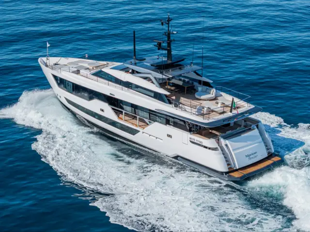 MARICAN FOREVER | Custom Line 106' — 3 / 69