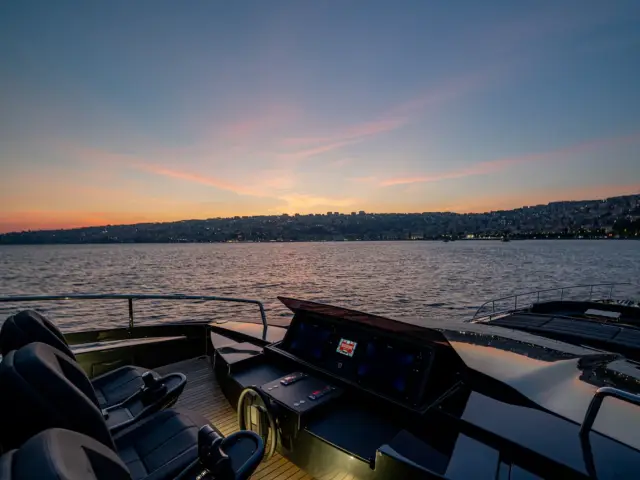 SOPHIA | Pershing 9X — 20 / 61