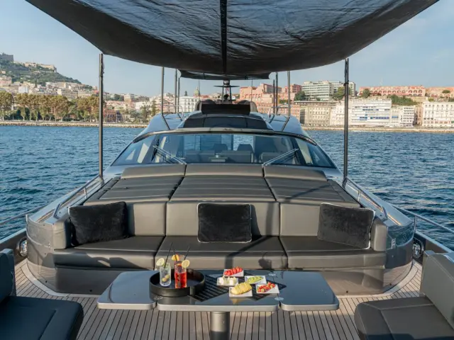 SOPHIA | Pershing 9X — 18 / 61