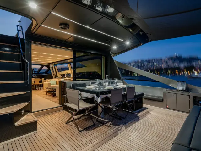 SOPHIA | Pershing 9X — 19 / 61
