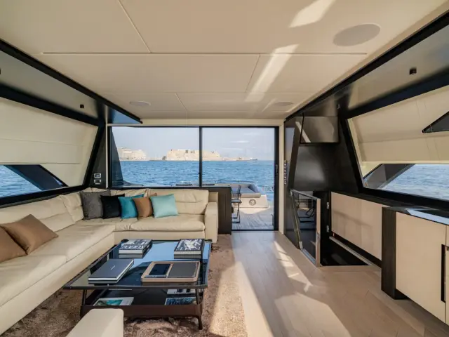 SOPHIA | Pershing 9X — 28 / 61