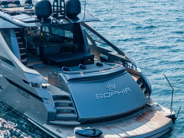 SOPHIA | Pershing 9X — 5 / 61