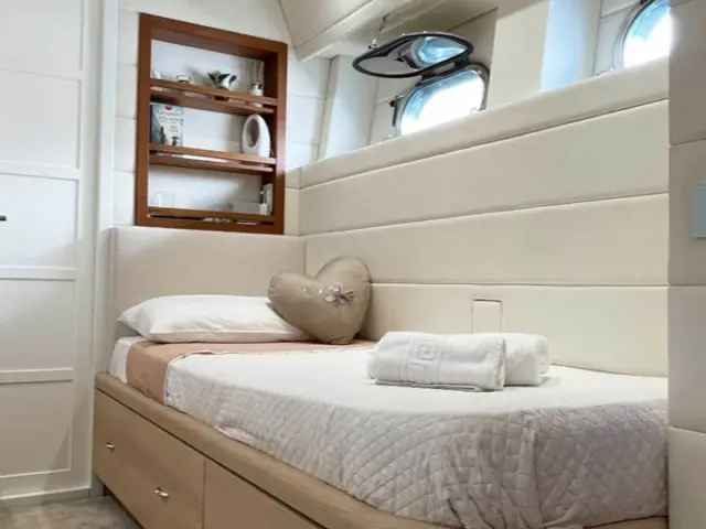 LA CHICCA | Benetti 72 — 25 / 27