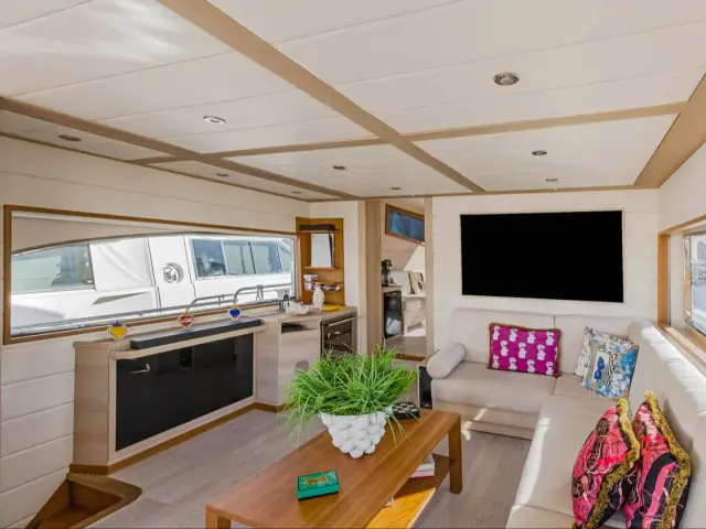 LA CHICCA | Benetti 72 — 13 / 27
