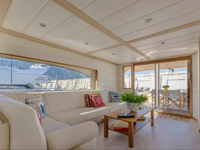 LA CHICCA | Benetti 72 — 12 / 27