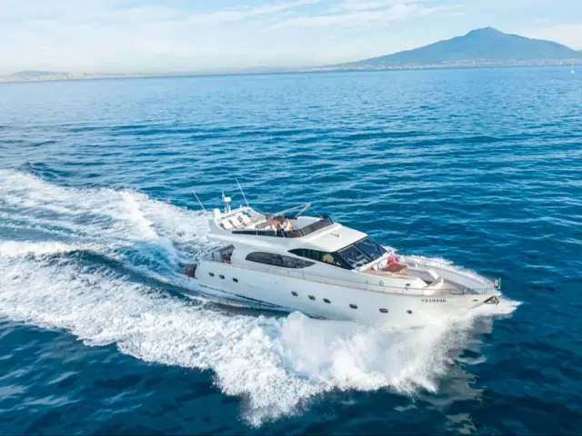 LA CHICCA | Benetti 72 — 3 / 27