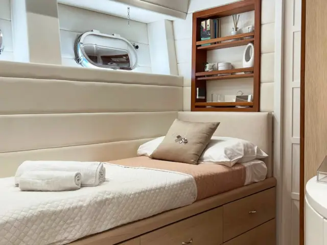 LA CHICCA | Benetti 72 — 20 / 27