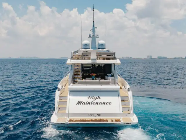 HIGH MAINTENANCE | Azimut 77S — 4 / 14