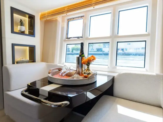HIGH MAINTENANCE | Azimut 77S — 10 / 14
