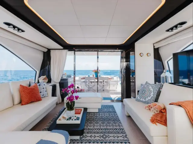 HIGH MAINTENANCE | Azimut 77S — 8 / 14