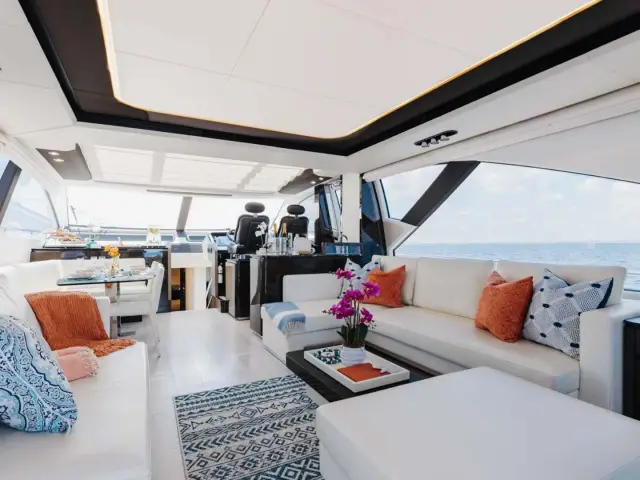 HIGH MAINTENANCE | Azimut 77S — 9 / 14
