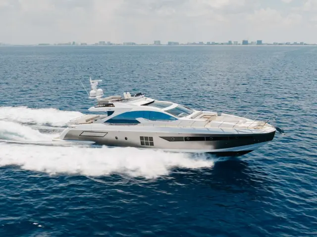 HIGH MAINTENANCE | Azimut 77S — 1 / 14