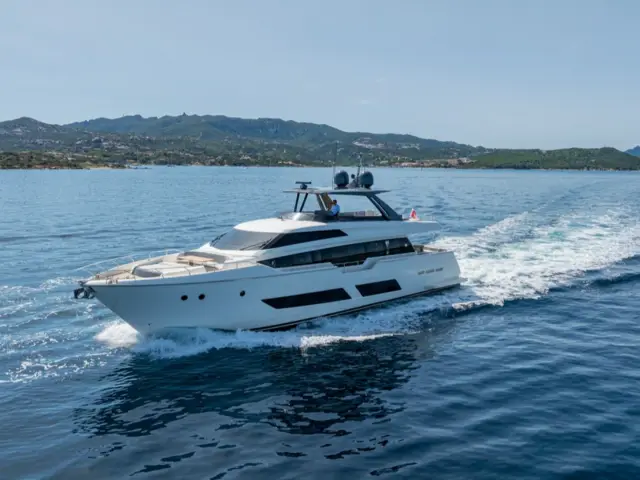 E3 | Ferretti 850 — 7 / 54