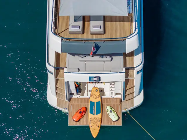 E3 | Ferretti 850 — 10 / 54
