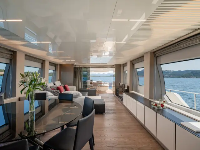 E3 | Ferretti 850 — 45 / 54
