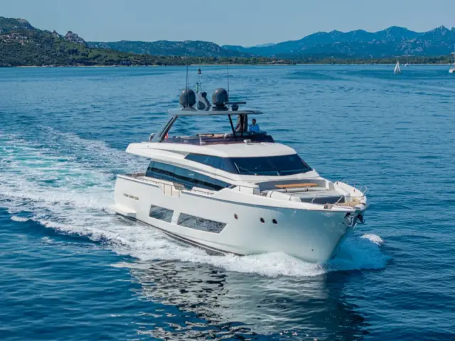 E3 | Ferretti 850 — 6 / 54