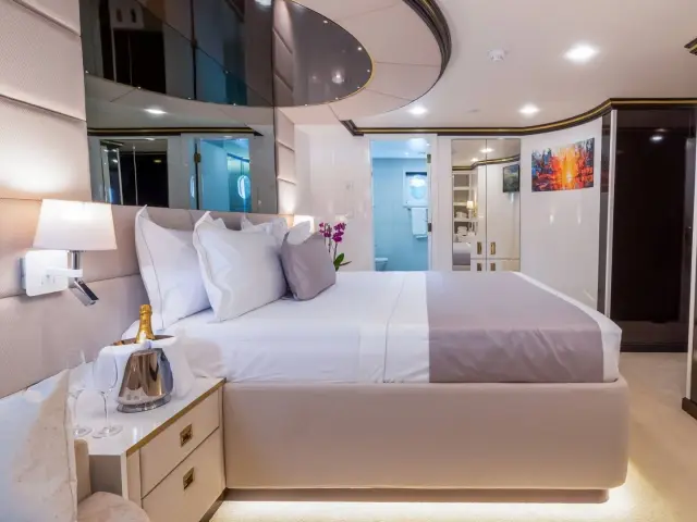 AURUM SKY | Custom 43.5 M — 22 / 24