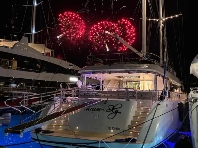 AURUM SKY | Custom 43.5 M — 14 / 24