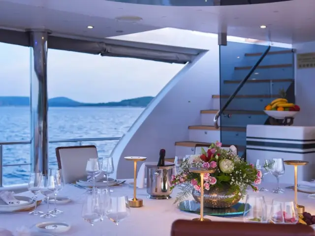 AURUM SKY | Custom 43.5 M — 15 / 24