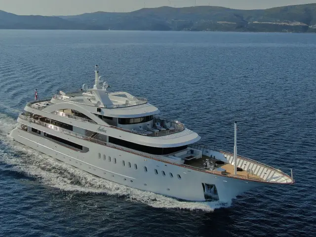 ANTHEA | Custom 52M — 1 / 28