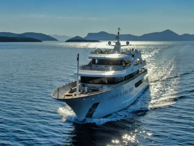 ANTHEA | Custom 52M — 4 / 28