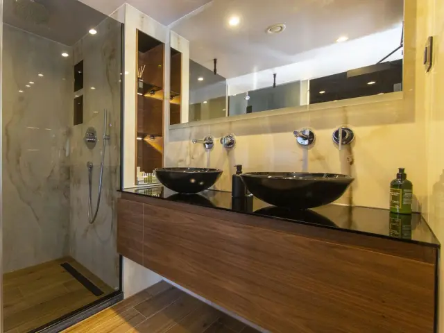 ANTHEA | Custom 52M — 20 / 28
