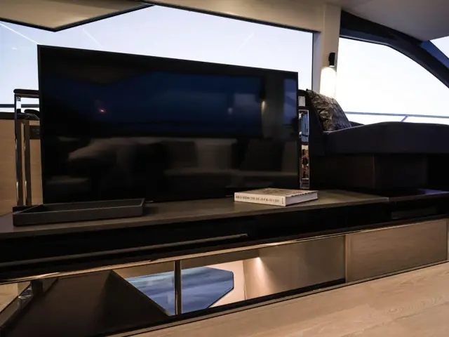 APOLLO | Sunseeker Manhattan 68 — 12 / 21