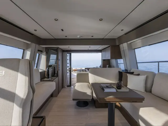 DAENI | Ferretti 580 — 7 / 22