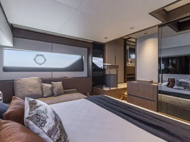 DAENI | Ferretti 580 — 15 / 22
