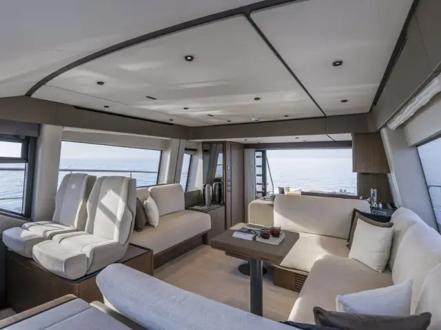 DAENI | Ferretti 580 — 8 / 22