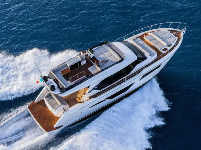 DAENI | Ferretti 580 — 3 / 22