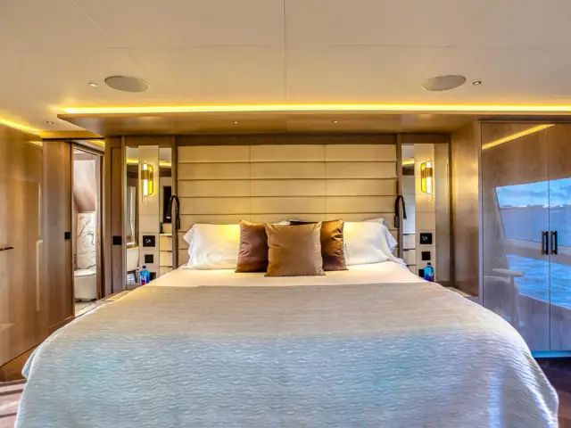 SAINT | Sirena 88 — 34 / 60