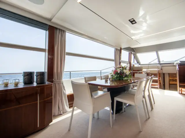 MIO BARCO II | Princess Y78 — 33 / 45