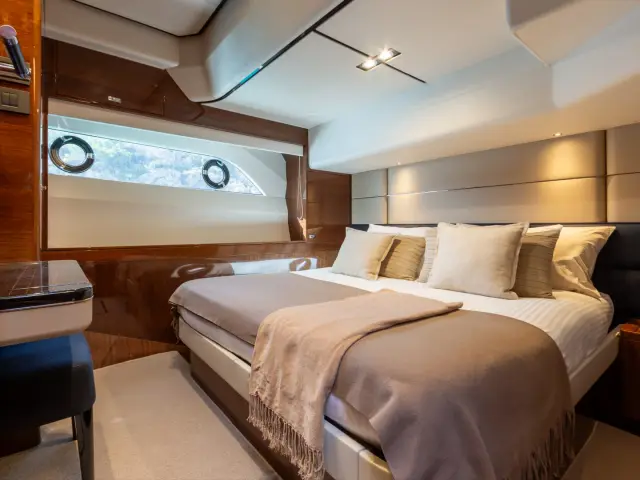 MIO BARCO II | Princess Y78 — 43 / 45